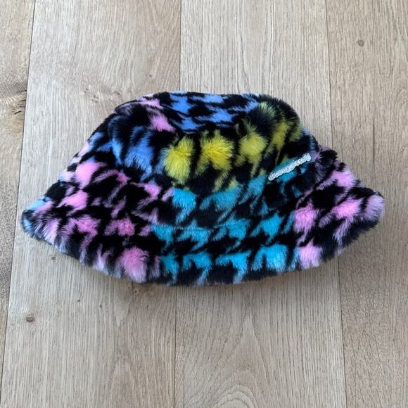 Teddy Fresh Bucket Hat Faux Fur Houndstooth One Size Multicolor